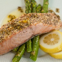 Easy Foil Baked Salmon & Asparagus with Lemon